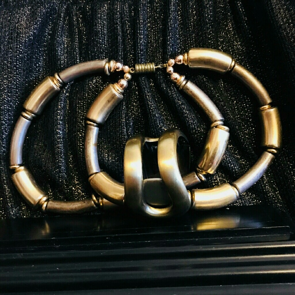 Necklace and bracelet set